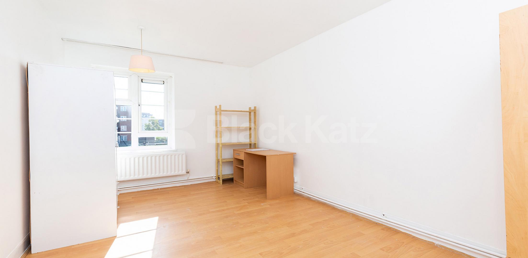 			3 Bedroom, 1 bath, 1 reception Flat			 Castlehaven Road, Camden